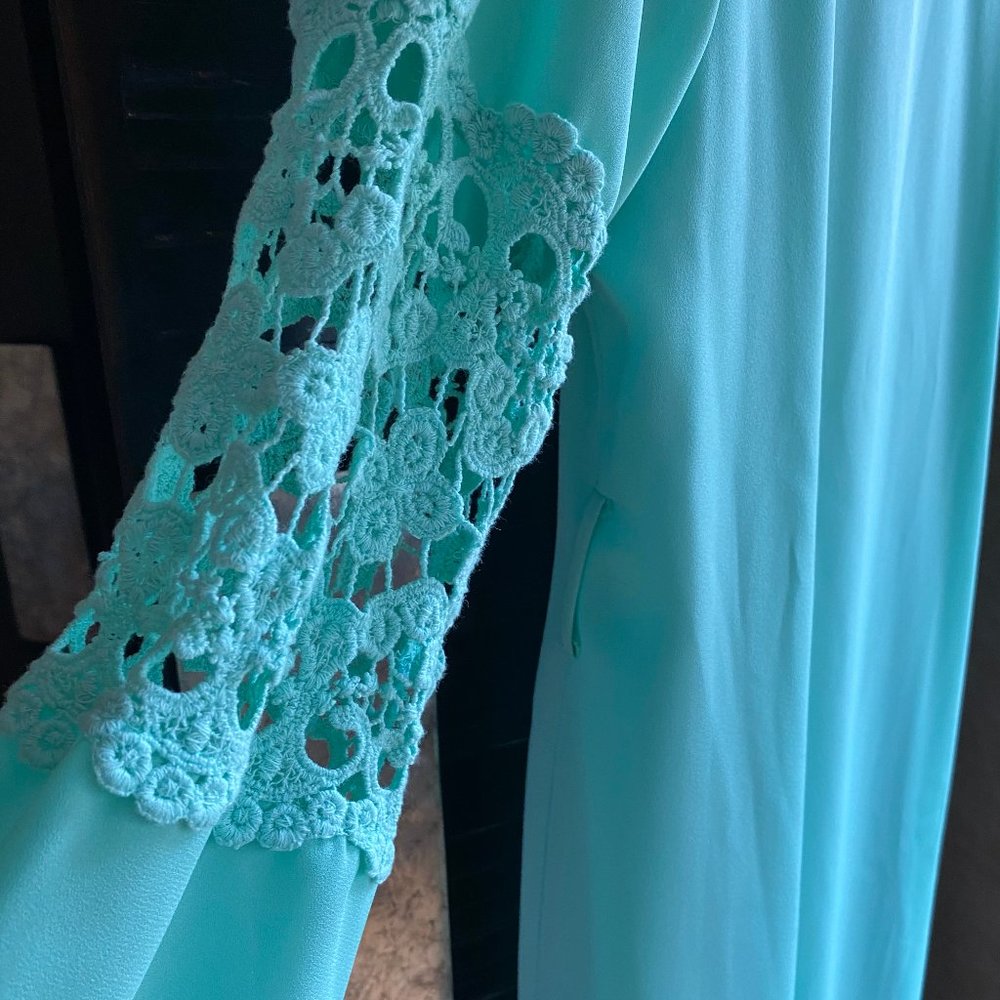 Beautiful Aqua Blue Dress w/ Lace Sleeve Detail